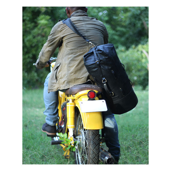 Trip Machine Vintage Leder-Motorrad-Reisetasche im Militärstil