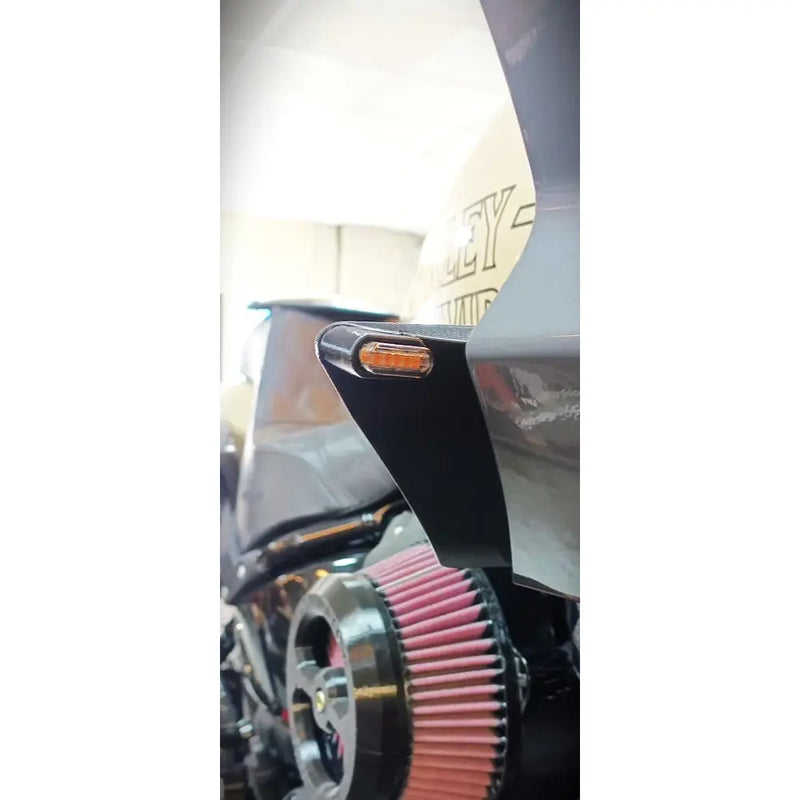 Dominator ST Verkleidung Windabweiser LED-Blinker für Harley