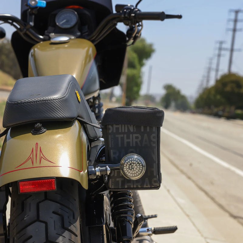 Thrashin Supply Mini Essential 8L Überwurf-Motorrad-Satteltaschen-Set