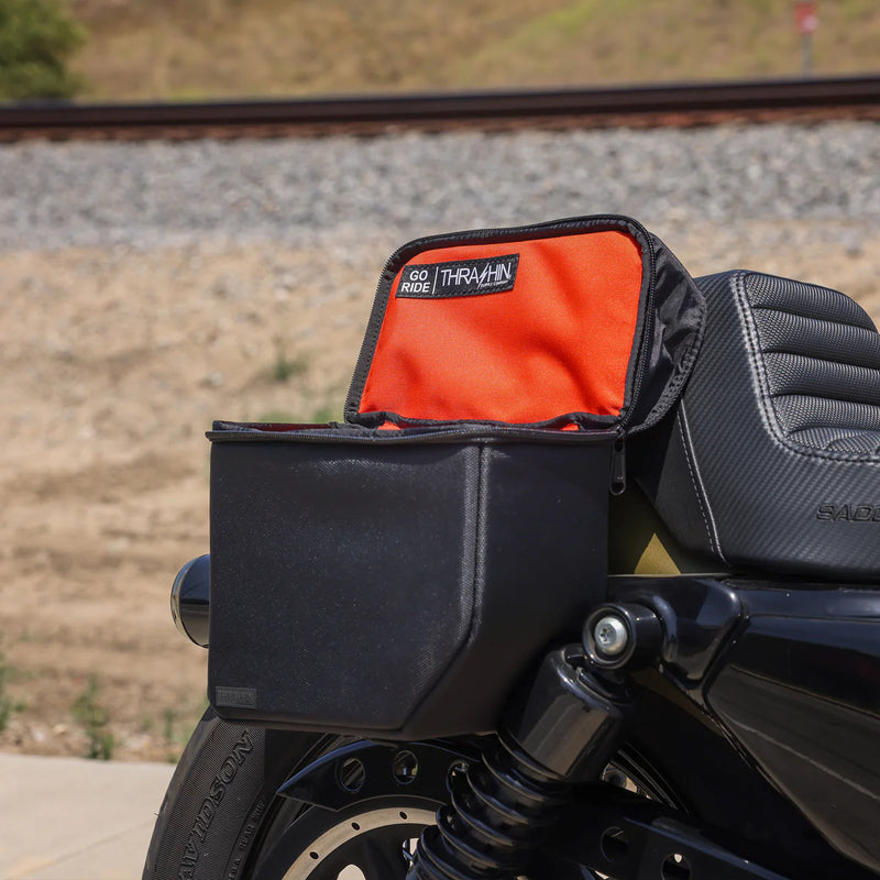 Thrashin Supply Mini Essential 8L Überwurf-Motorrad-Satteltaschen-Set