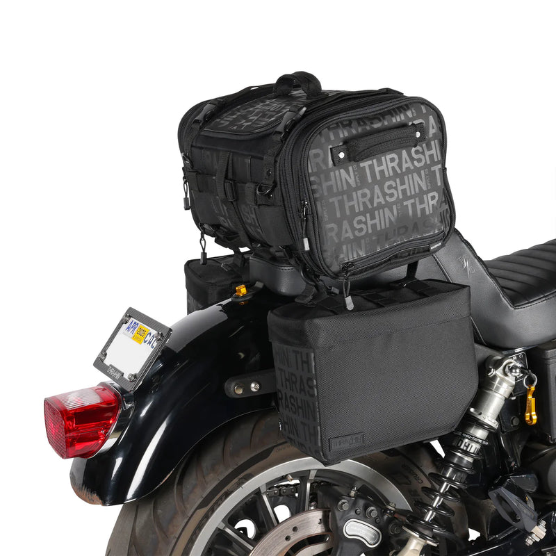 Thrashin Supply Essential Base 10L Überwurf-Motorrad-Satteltaschen-Set